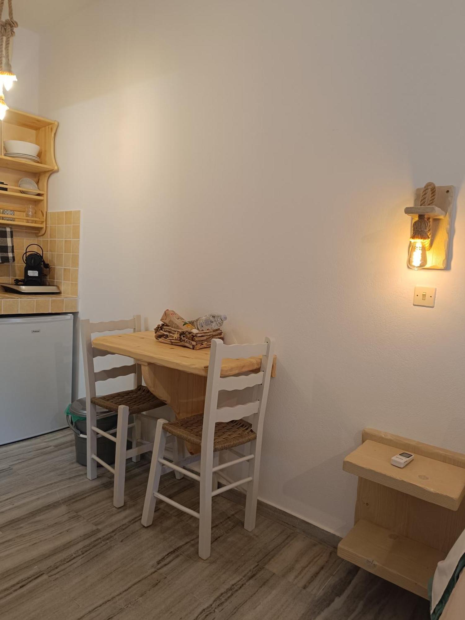 Athina Studio Apartments Kerveli Pokoj fotografie