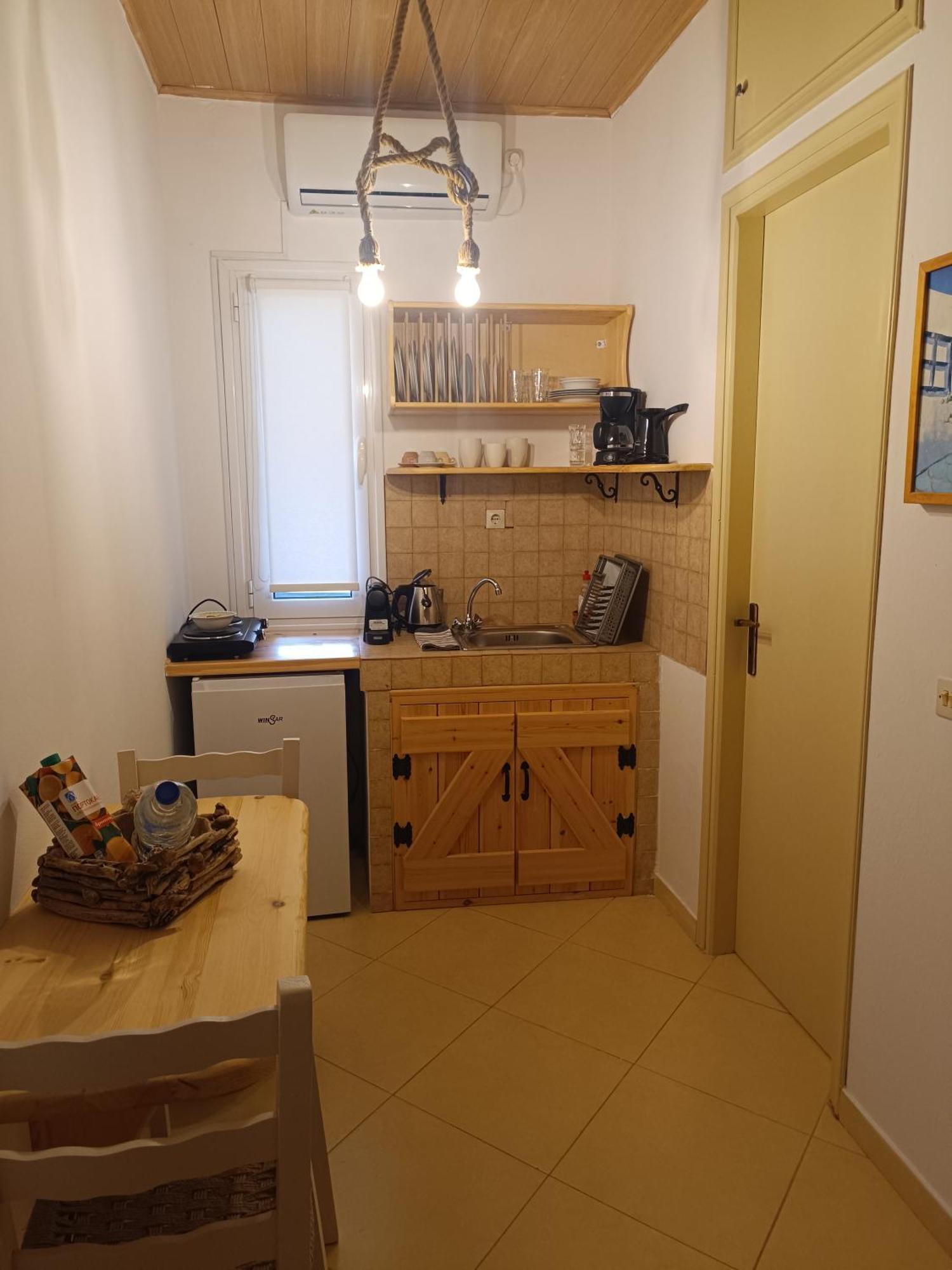 Athina Studio Apartments Kerveli Pokoj fotografie